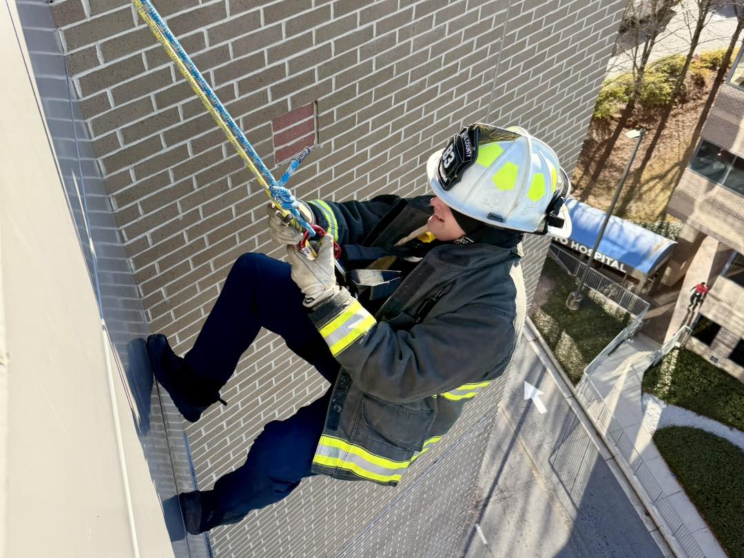 CCFES Spreads Holiday Cheer at Children’s Healthcare of Atlanta – Scottish Rite CCFES Spreads Holiday Cheer at Children’s Healthcare of Atlanta – Scottish Rite